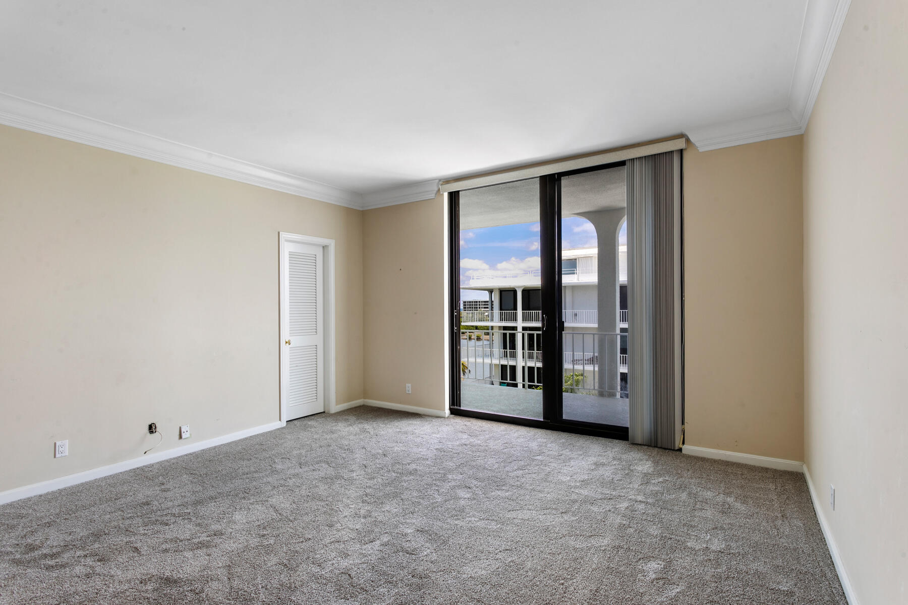 2150 Ibis Isle Road, Unit PH3 Palm Beach, FL 33480 - Photo 24 of 50 Guest Bedroom