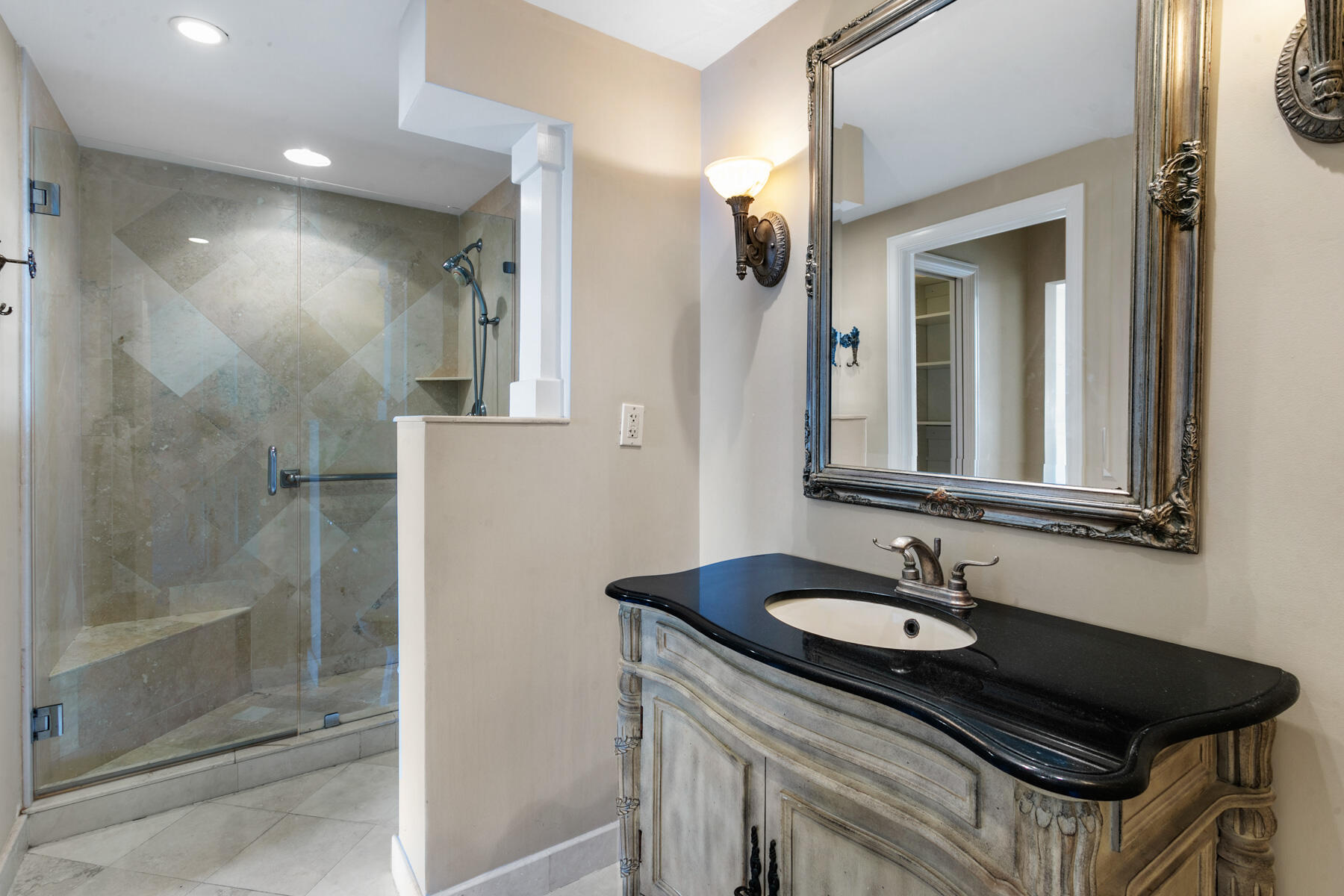 2150 Ibis Isle Road, Unit PH3 Palm Beach, FL 33480 - Photo 27 of 50 Guest Bathroom