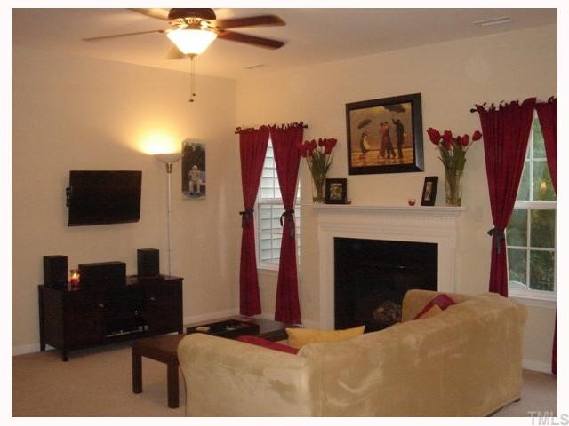 3136 Binghampton Lane Raleigh, NC 27604 - Photo 3 of 12 GREAT ROOM