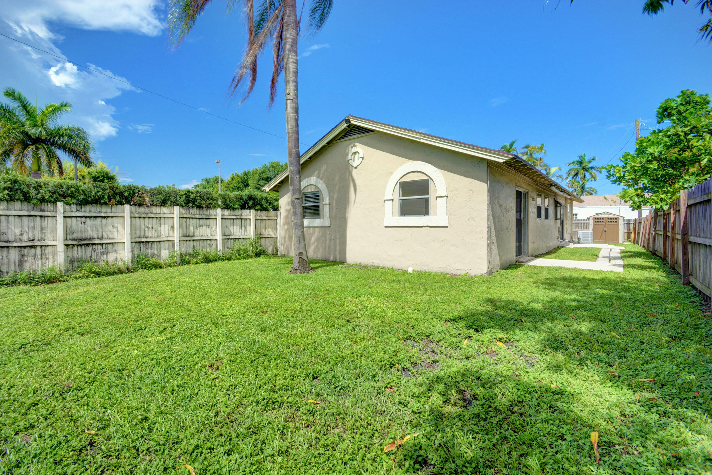 4972 Jefferson Road Delray Beach, FL 33445 - Photo 28 of 31 4972 Jefferson Rd (29)