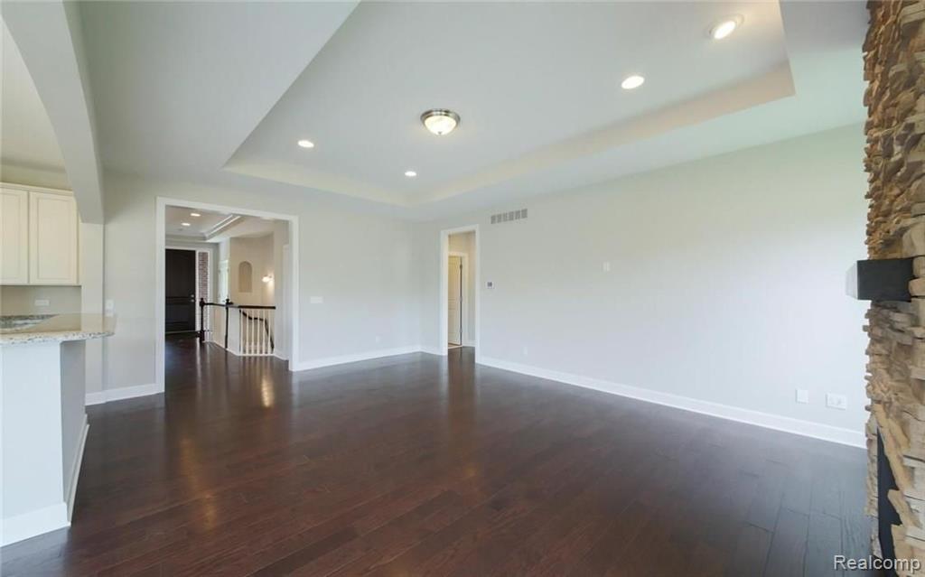 5487 Woodfall Road Clarkston, MI 48348 - Photo 12 of 21
