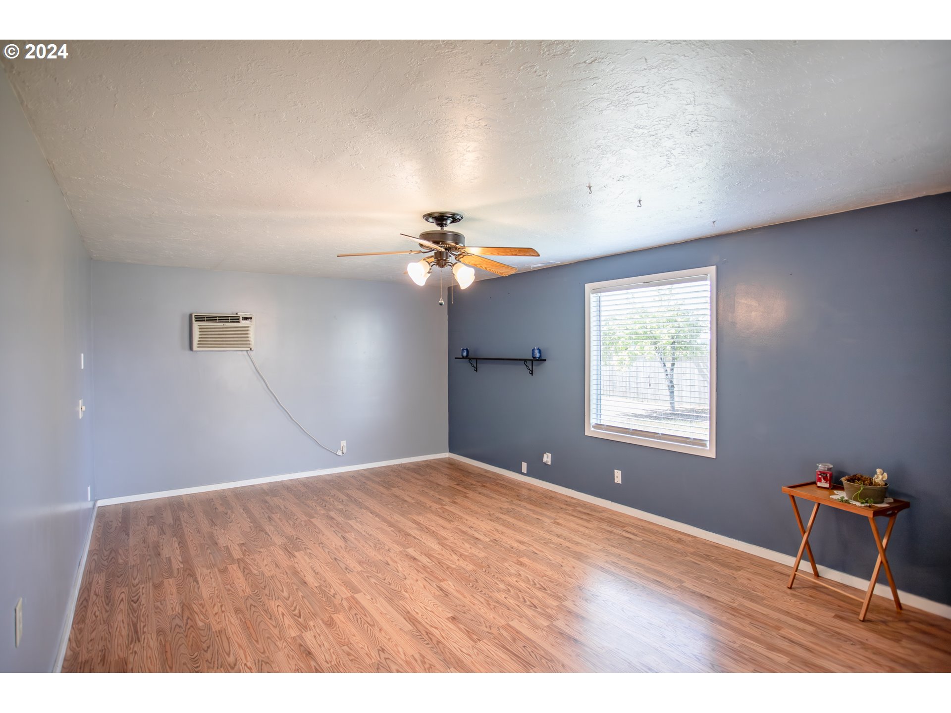 3533 Hoodview Drive Hubbard, OR 97032 - Photo 18 of 31 Family Room