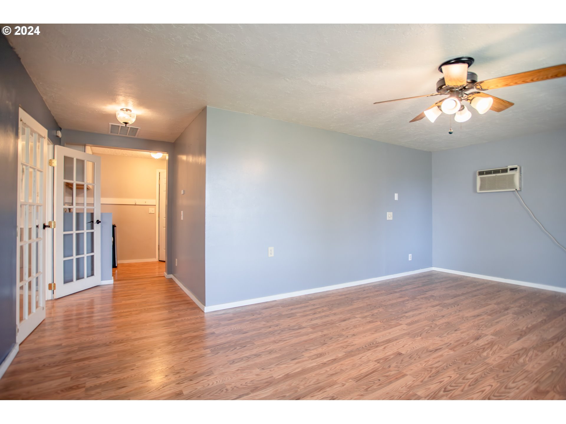 3533 Hoodview Drive Hubbard, OR 97032 - Photo 19 of 31 Family Room