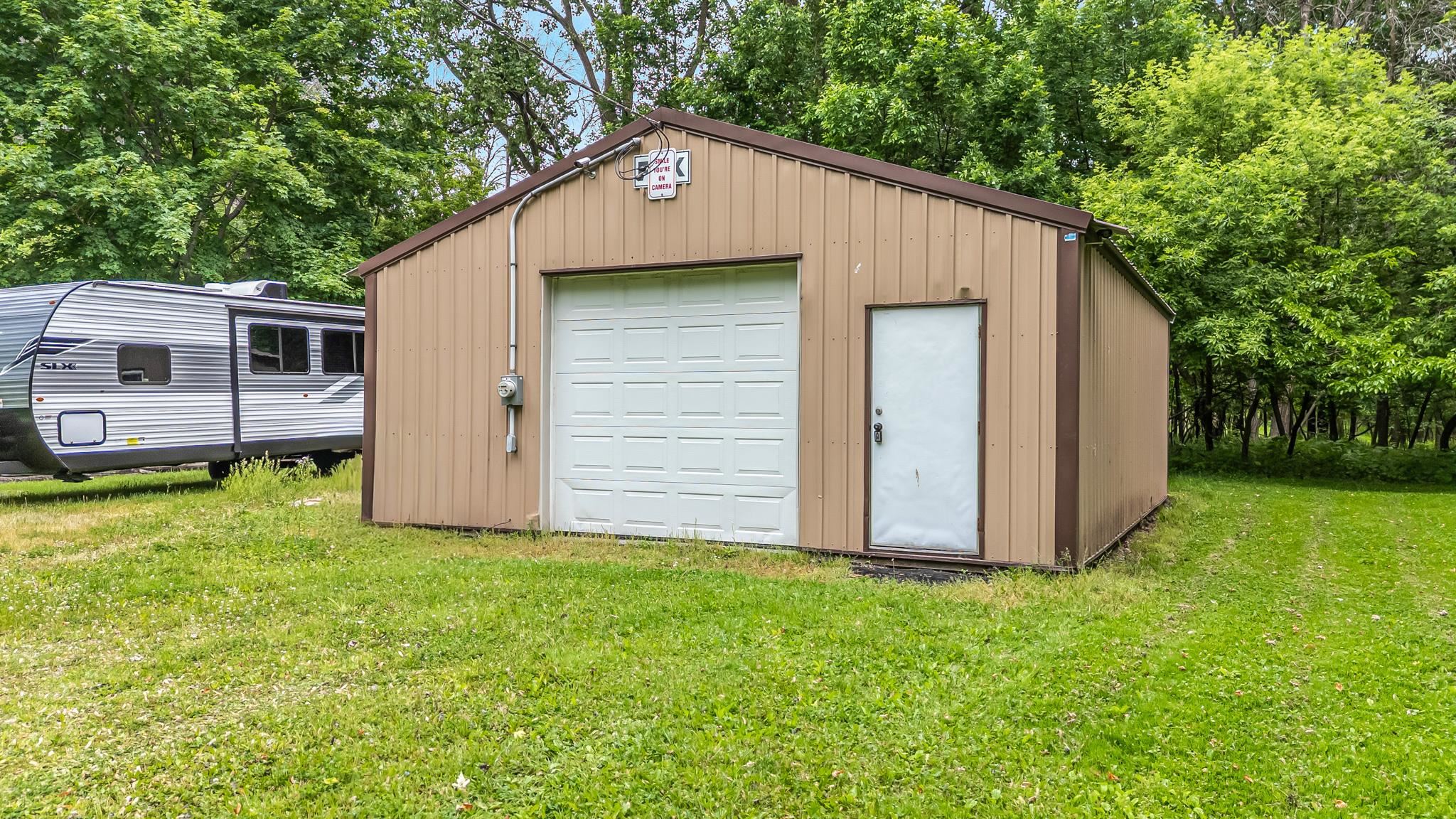 825 Welcome Road Menasha, WI 54952 - Photo 4 of 17