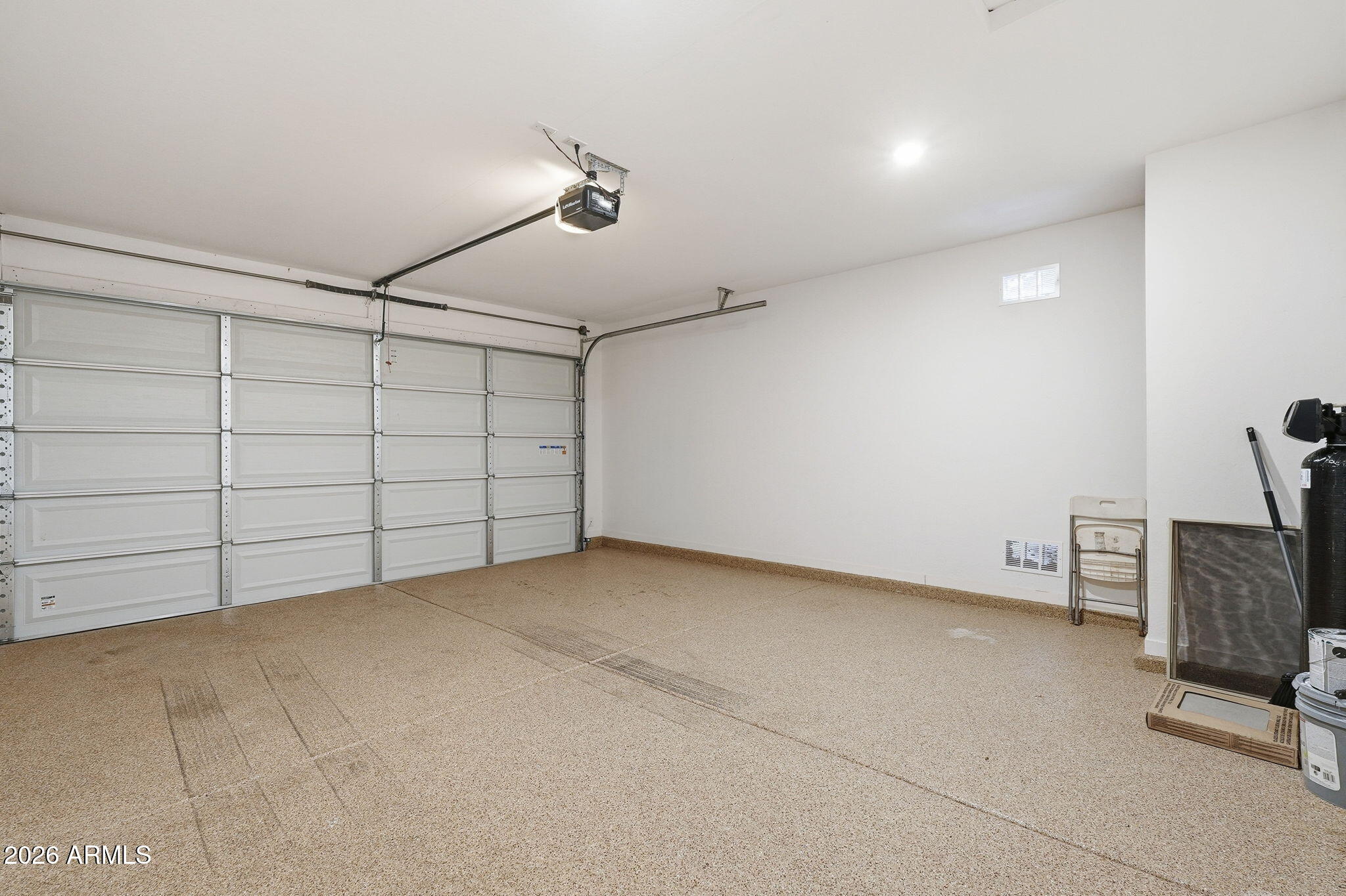 5621 West Notch Hill Road Laveen, AZ 85339 - Photo 37 of 49 a view of a garage