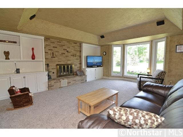 2745 Medicine Ridge Road Plymouth, MN 55441 - Photo 5 of 18
