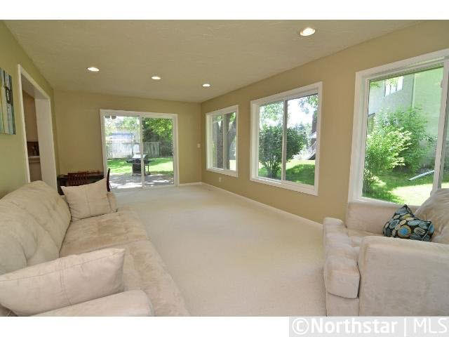 2745 Medicine Ridge Road Plymouth, MN 55441 - Photo 7 of 18