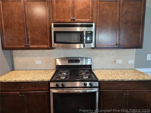 $2,500 | 323 Nottingley Drive, Hope Mills, NC 28348