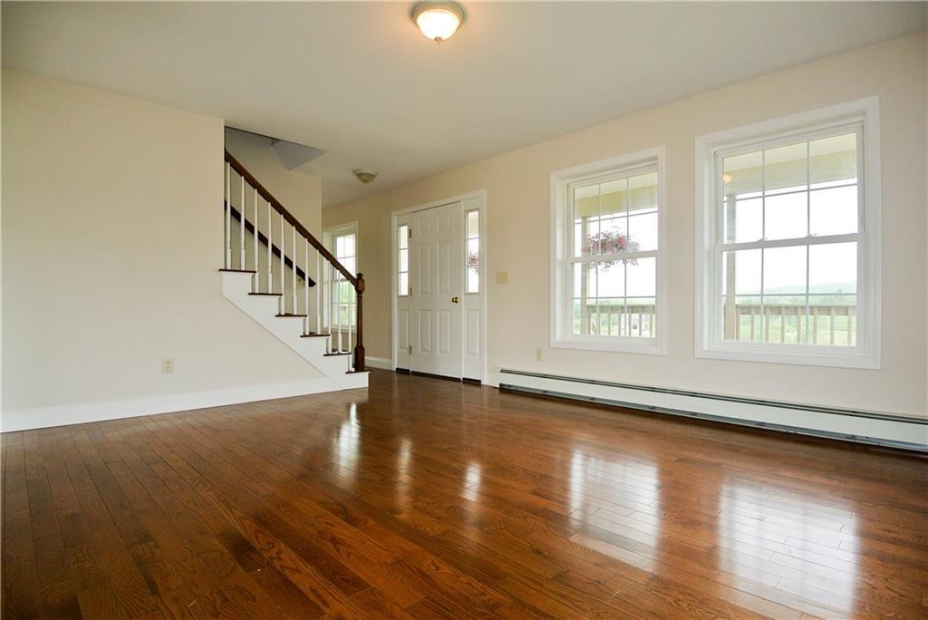 27 Wilson Road Cumberland, ME 04021 - Photo 4 of 33 Living Room