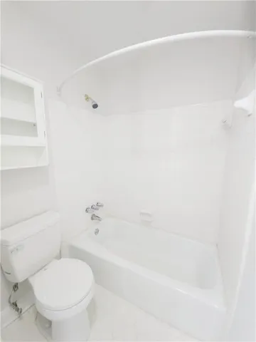 $2,100 | 368 Firethorn Drive, Gretna, LA 70056