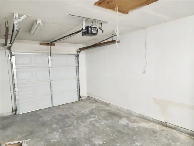 $2,100 | 368 Firethorn Drive, Gretna, LA 70056