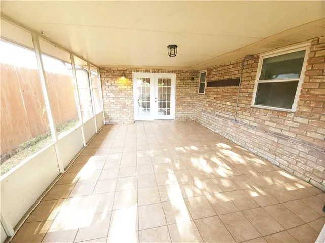 $2,100 | 368 Firethorn Drive, Gretna, LA 70056