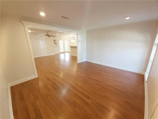 $2,100 | 368 Firethorn Drive, Gretna, LA 70056