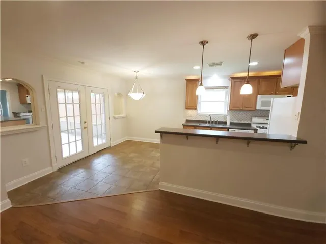 $2,100 | 368 Firethorn Drive, Gretna, LA 70056