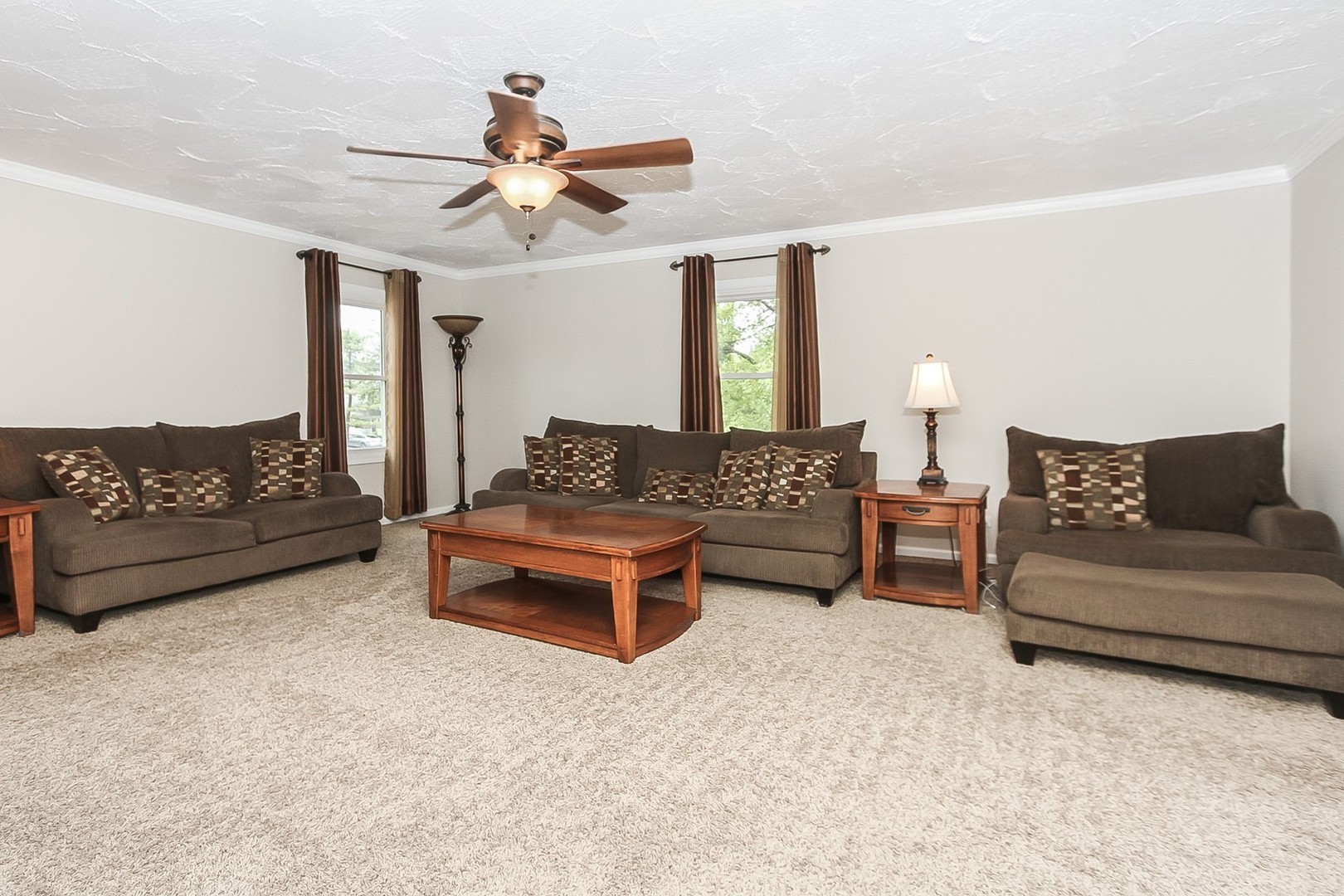 455 Rodenburg Road Roselle, IL 60172 - Photo 15 of 30