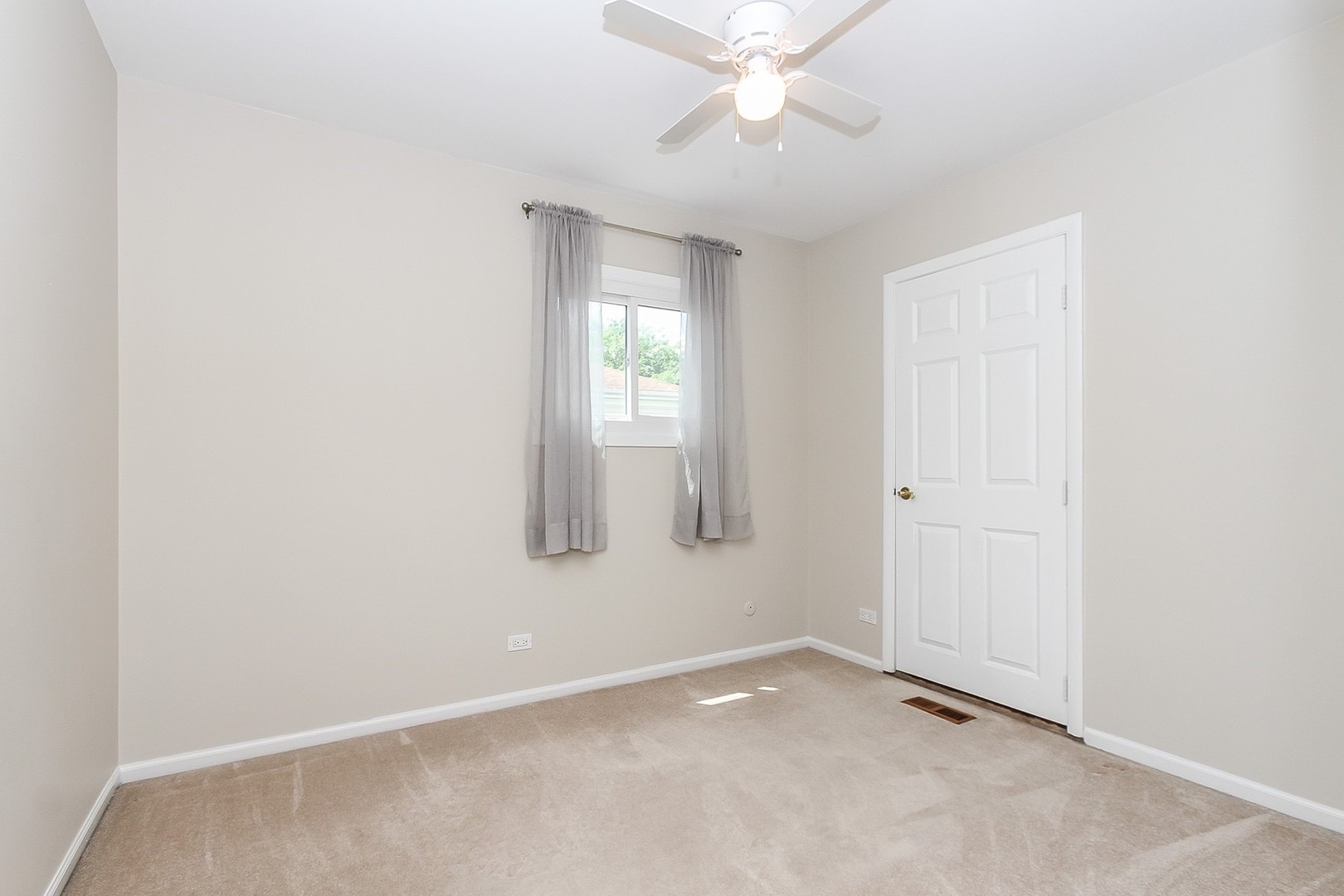 455 Rodenburg Road Roselle, IL 60172 - Photo 22 of 30