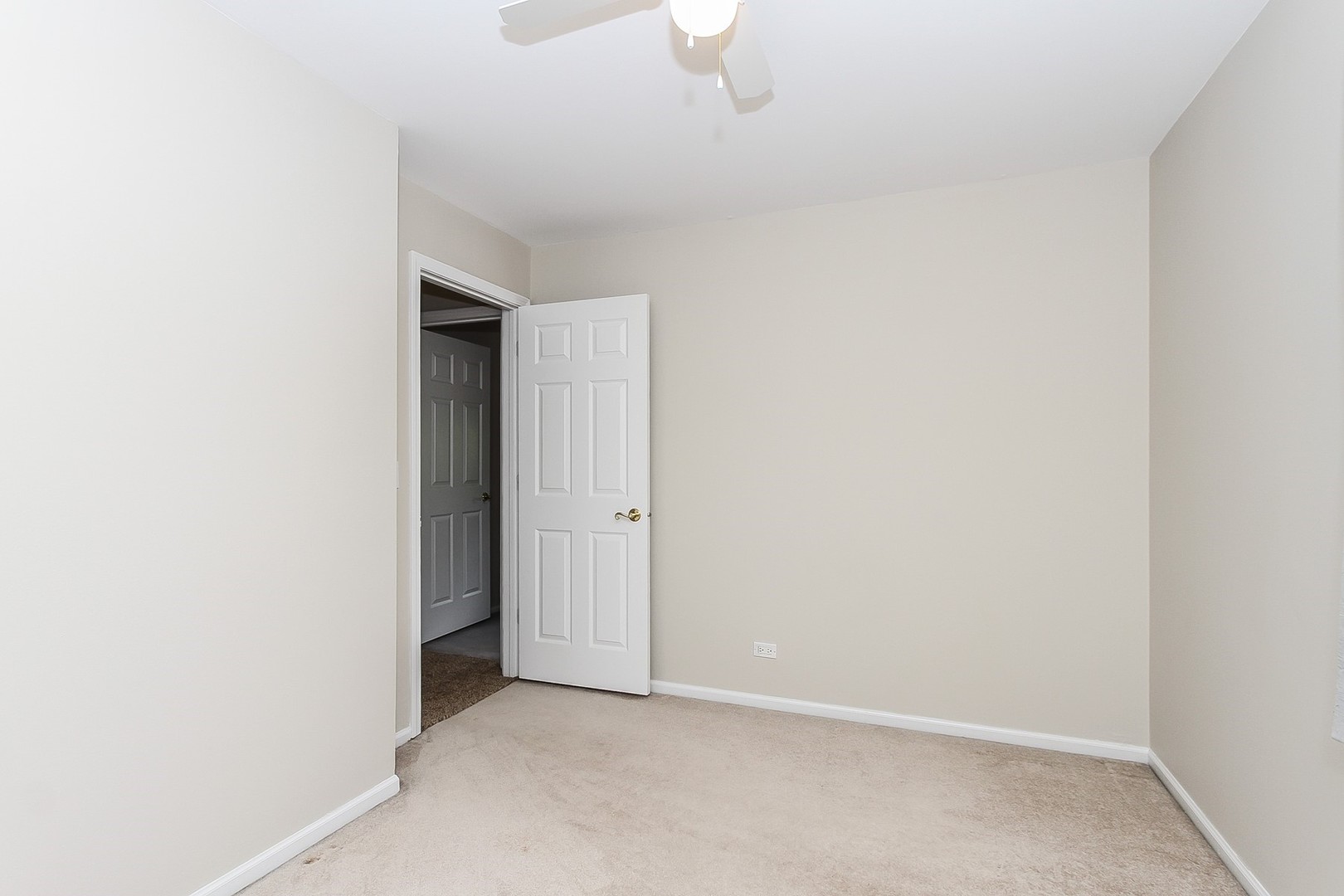 455 Rodenburg Road Roselle, IL 60172 - Photo 23 of 30