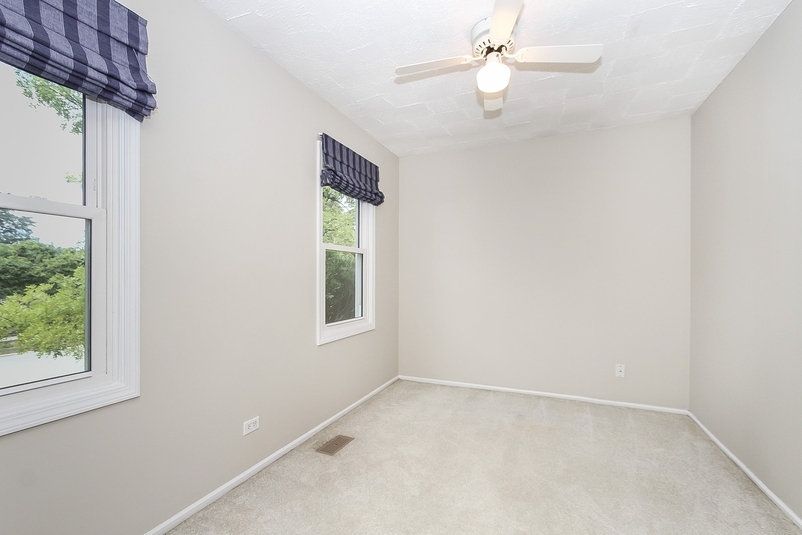 455 Rodenburg Road Roselle, IL 60172 - Photo 24 of 30