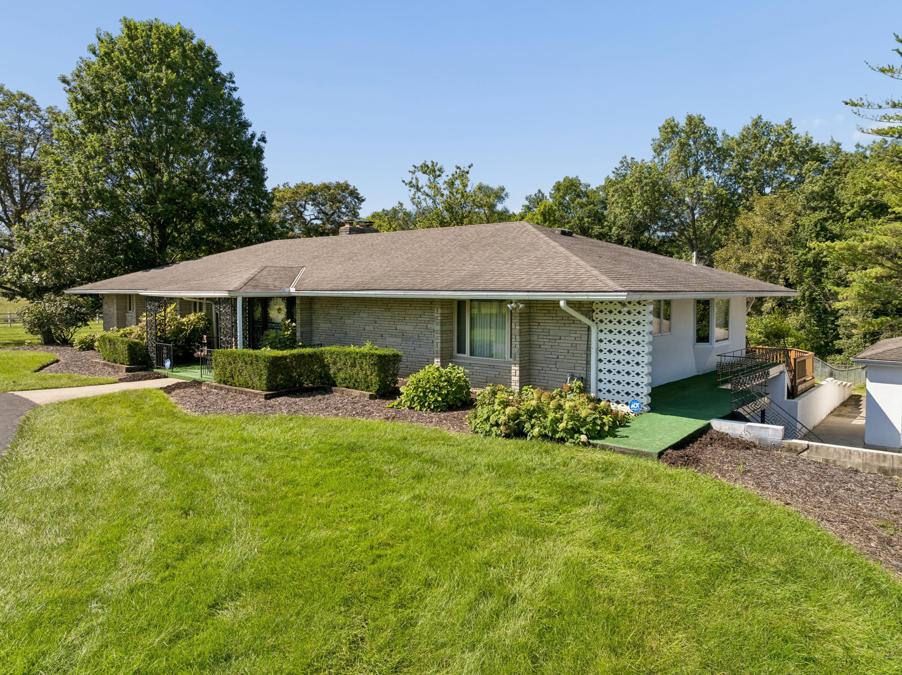 121 Hubbard Road Galloway, OH 43119 - Photo 8 of 71 Beautiful ranch home