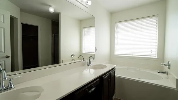 $2,600 | 3124 Creekside Drive, Sachse, TX 75048