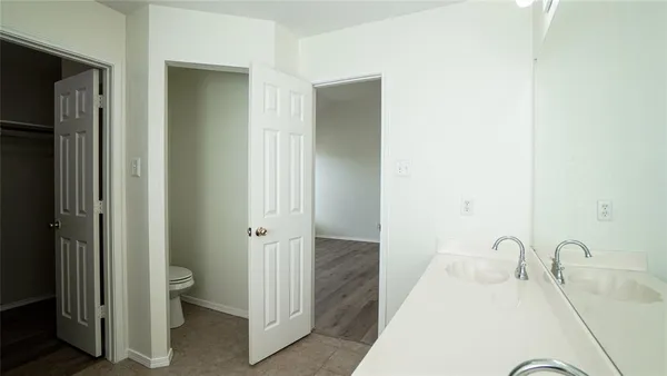 $2,600 | 3124 Creekside Drive, Sachse, TX 75048