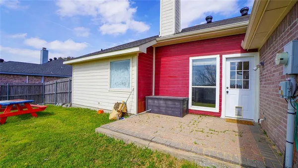 $2,600 | 3124 Creekside Drive, Sachse, TX 75048