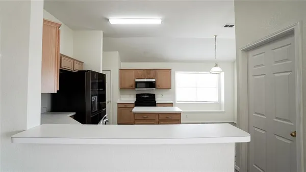 $2,600 | 3124 Creekside Drive, Sachse, TX 75048