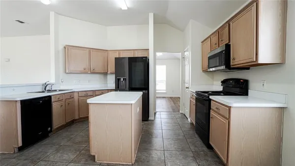 $2,600 | 3124 Creekside Drive, Sachse, TX 75048