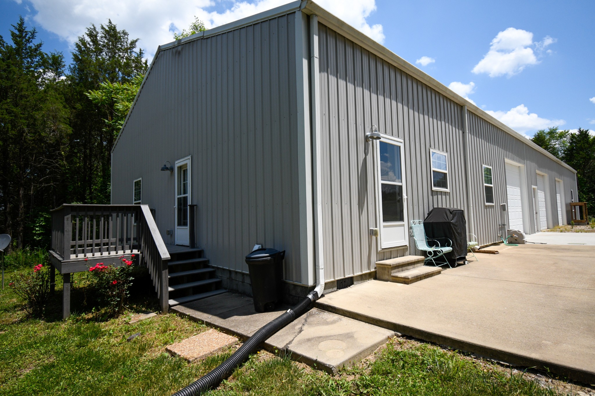 2848 Carpenter Bridge Road Columbia, TN 38401 - Photo 28 of 46 a front view of a house with yard and parking