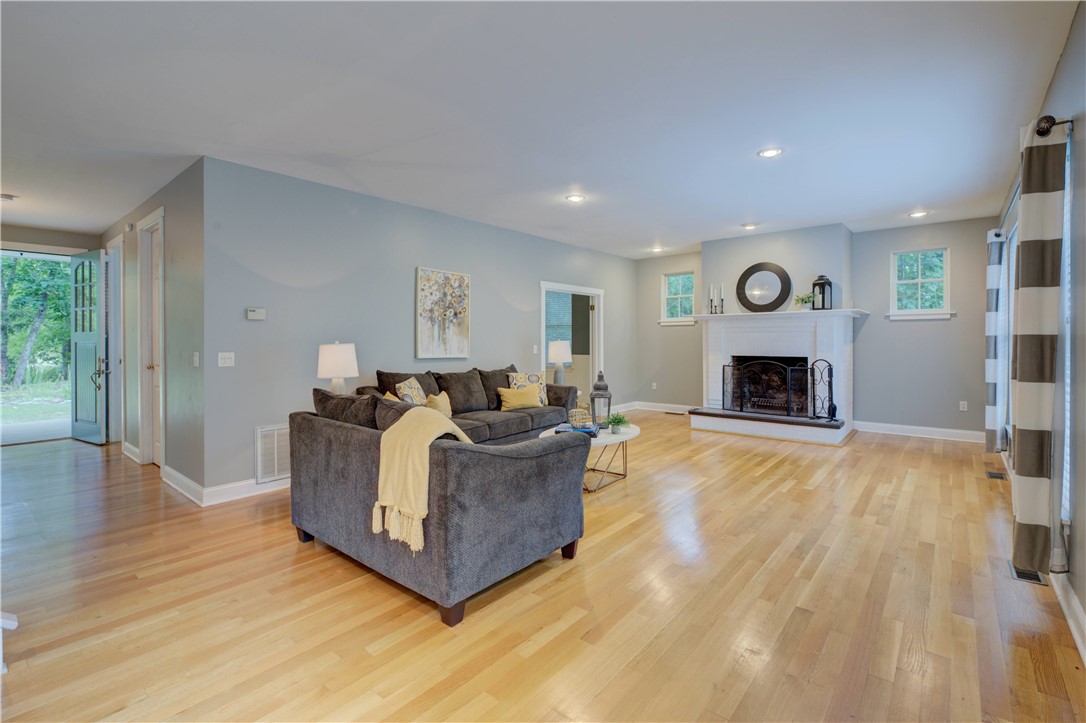 103 Potter Hill Road Westerly, RI 02891 - Photo 15 of 42