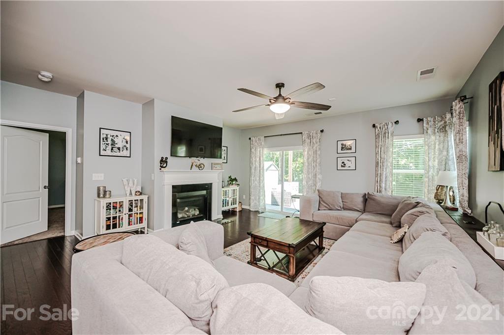 6014 Eleanor Rigby Road Charlotte, NC 28278 - Photo 11 of 40 Gallery Image 11
