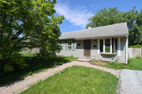 $164,900 | 2107 Hermon Avenue, Zion, IL 60099