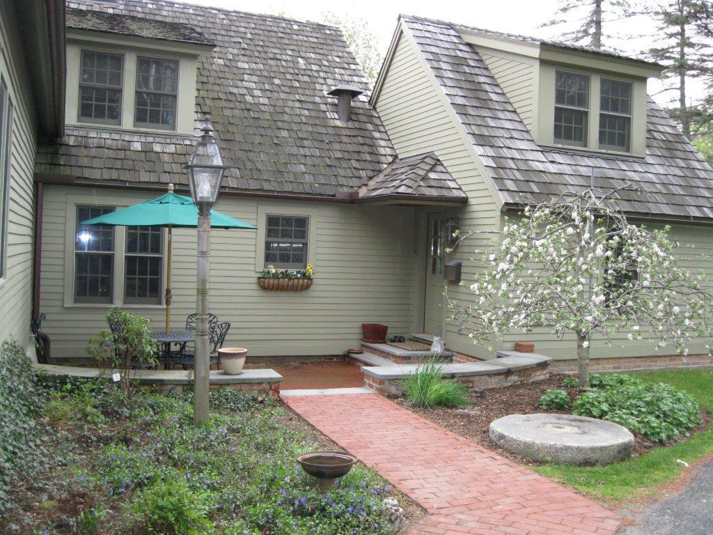668 Simonds Road Williamstown, MA 01267 - Photo 4 of 18 Main Entry