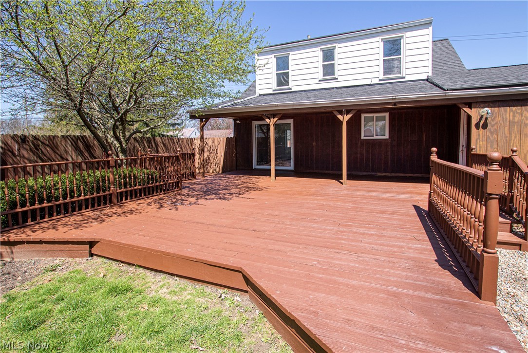 1423 Lorimer Road Cleveland, OH 44134 - Photo 28 of 31