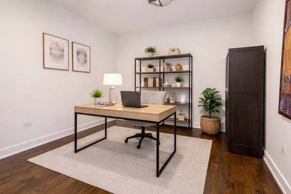 $2,400 | 5055 South Dorchester Avenue, Unit 208, Chicago, IL 60615