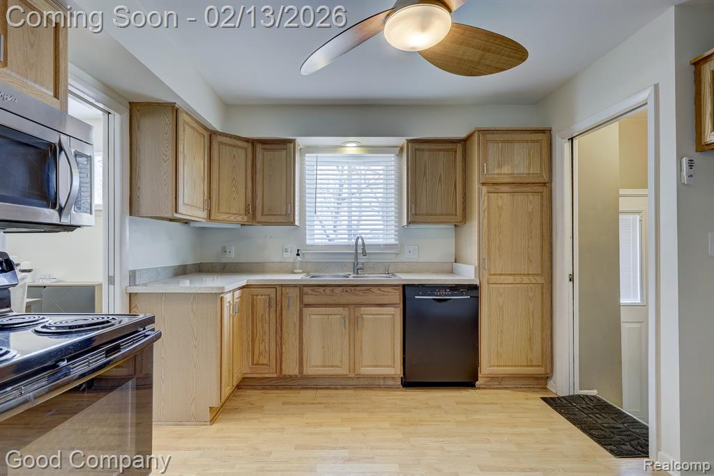 2863 Columbia Road Berkley, MI 48072 - Photo 9 of 34