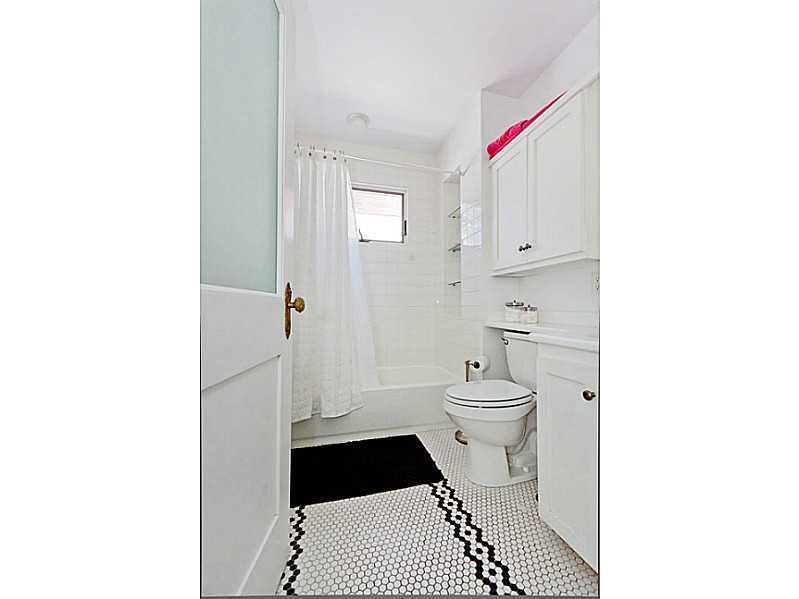 26 Exeter Street Portland, ME 04102 - Photo 22 of 33 Bathroom.