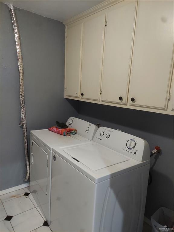 115 Breyfogle Road Palmview, TX 78572 - Photo 20 of 31 a utility room with dryer and washer