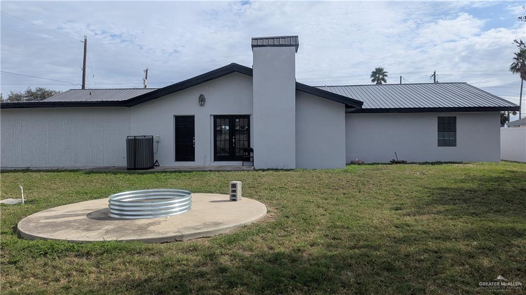 115 Breyfogle Road Palmview, TX 78572 - Photo 26 of 31 a house with swimming pool