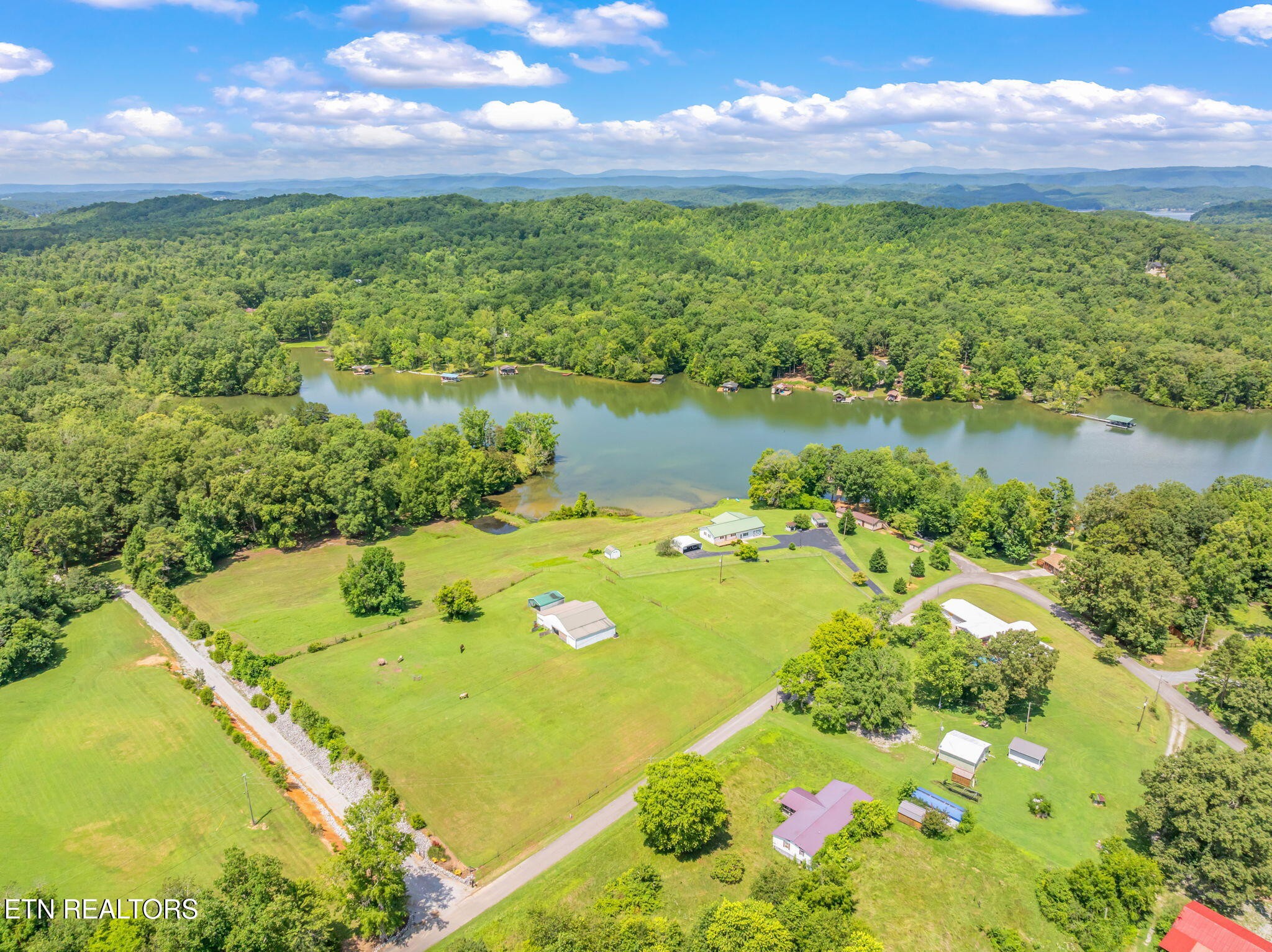 169 Ellis Road Kingston, TN 37763 - Photo 9 of 59 Gallery Image 9