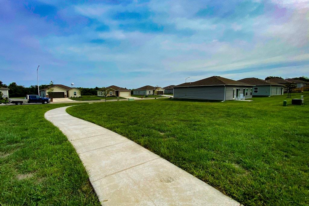 303 Crestview Court Raymore, MO 64083 - Photo 10 of 11