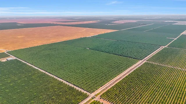 a view of a tennis court
