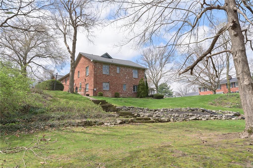 6535 Hythe Road Indianapolis, IN 46220 - Photo 3 of 58 Gallery Image 3