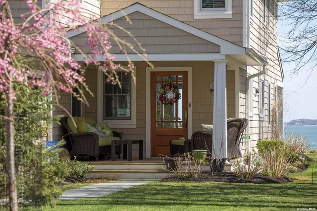 $10,000 | 370 South Lane, East Marion, NY 11939