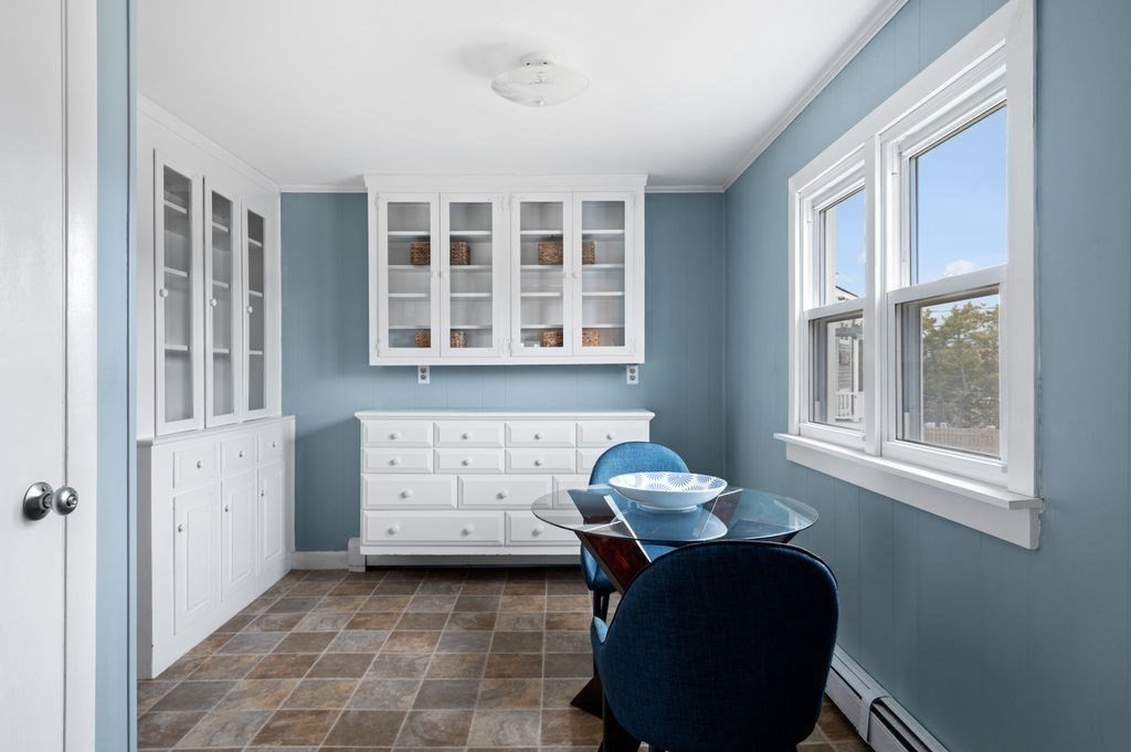 78 Southern Boulevard Newbury, MA 01951 - Photo 23 of 35 a living room with furniture and a window