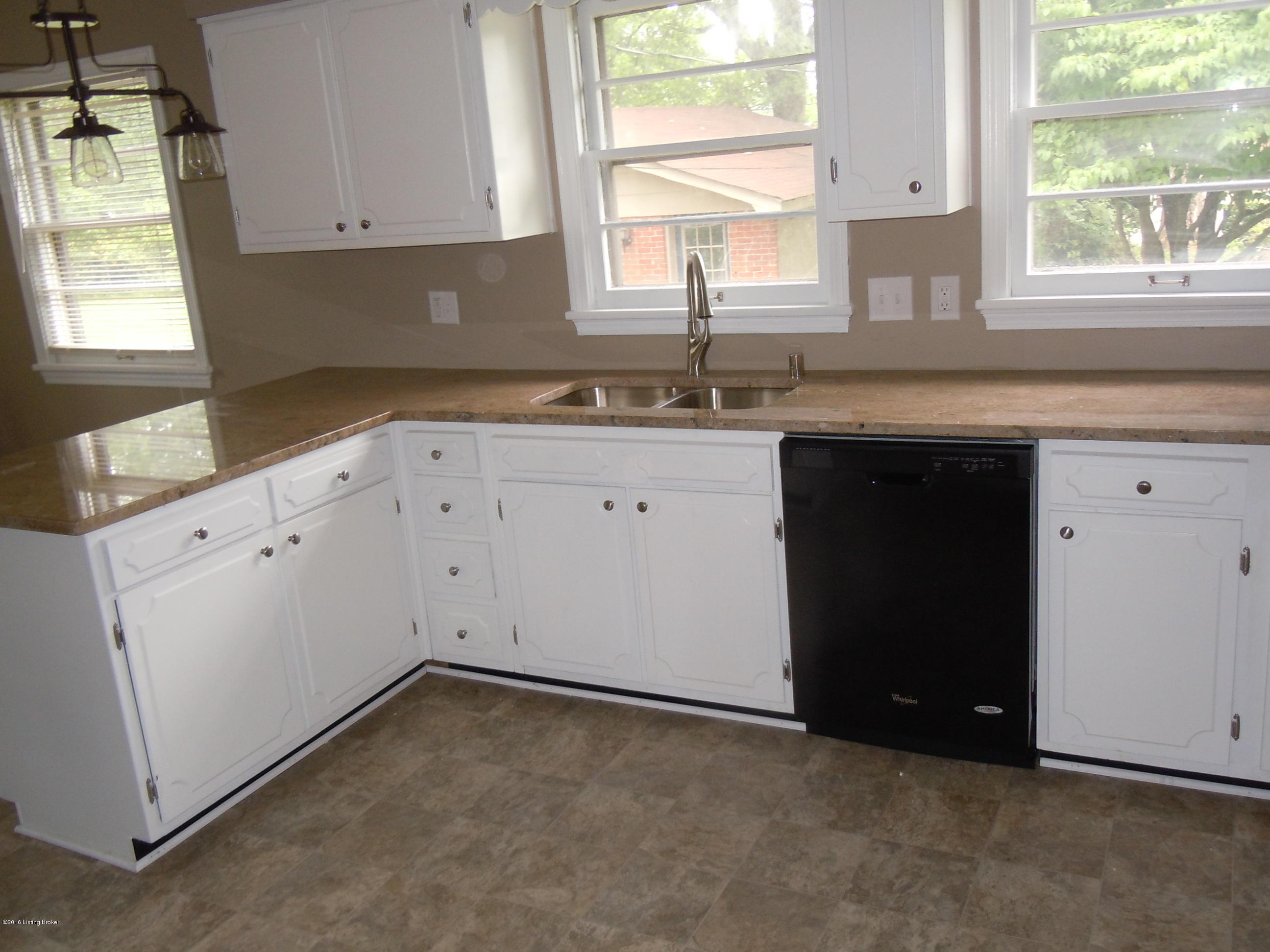 2024 Janlyn Road Jeffersontown, KY 40299 - Photo 4 of 27 DSCN4342