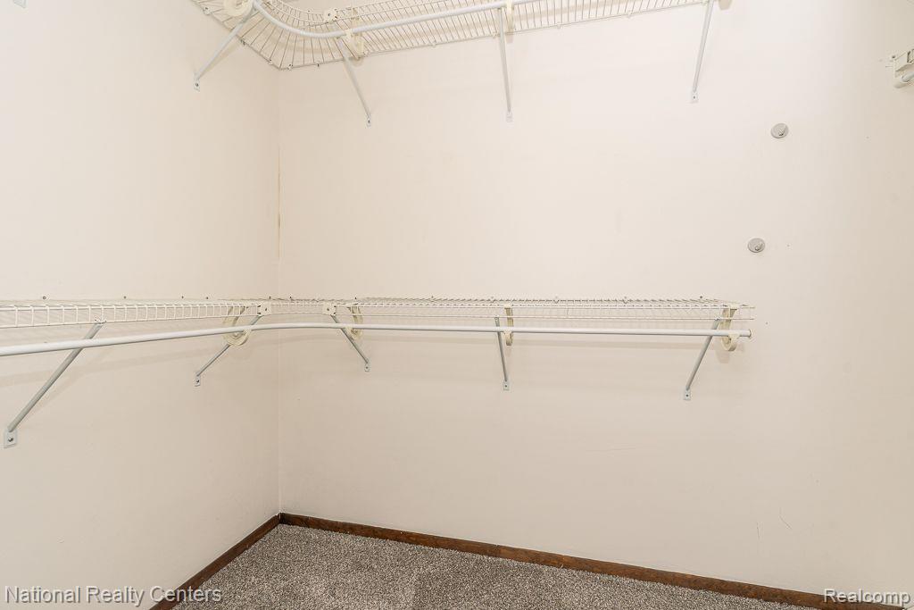 1438 Oakbrook Rochester Hills Rochester, MI 48307 - Photo 17 of 37