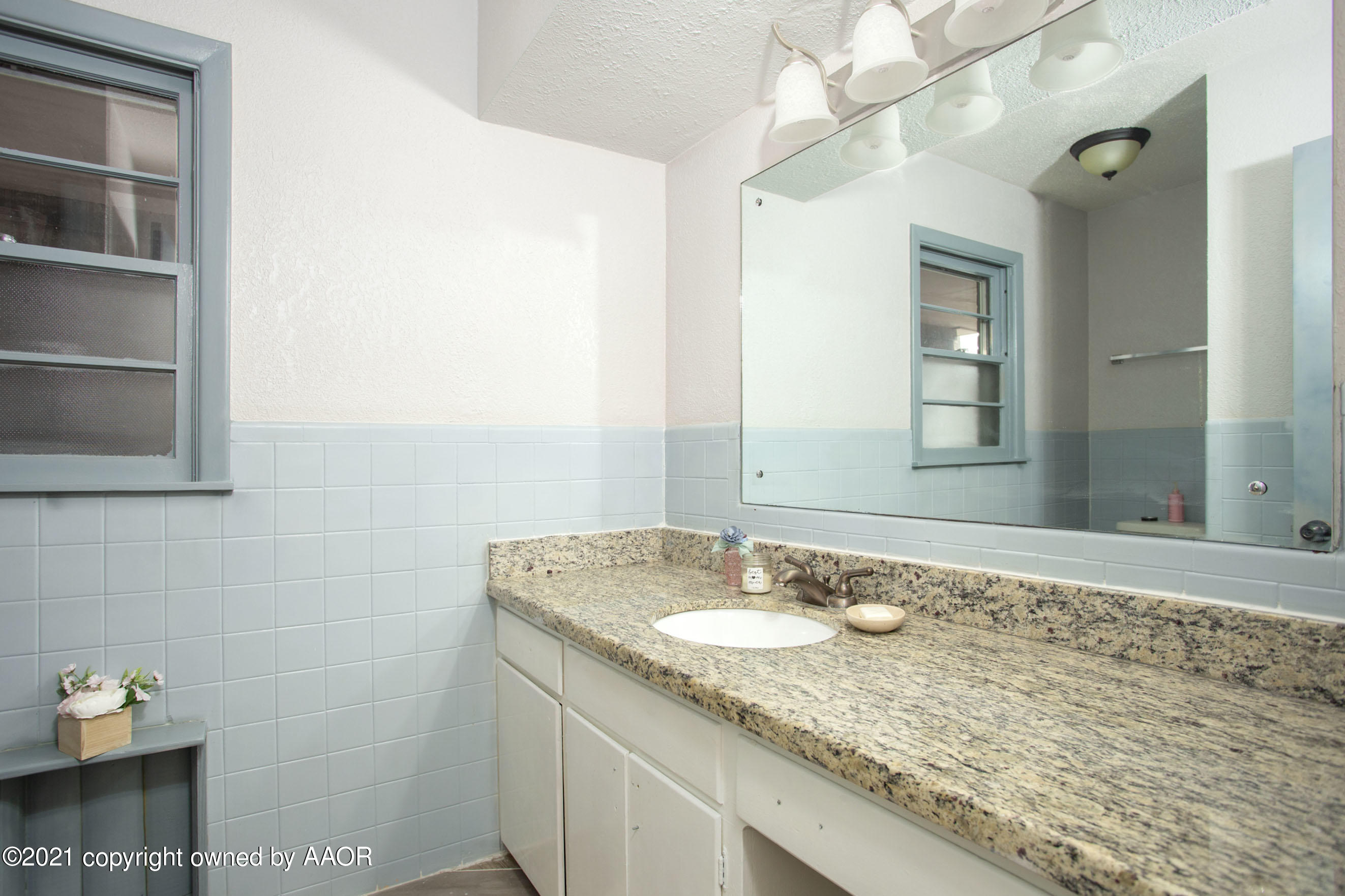 3207 South Rusk Street Amarillo, TX 79109 - Photo 22 of 33 full bathroom