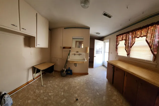 $89,727 | 419 West Kansas Street, Wellington, KS 67152