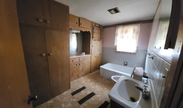 $89,727 | 419 West Kansas Street, Wellington, KS 67152